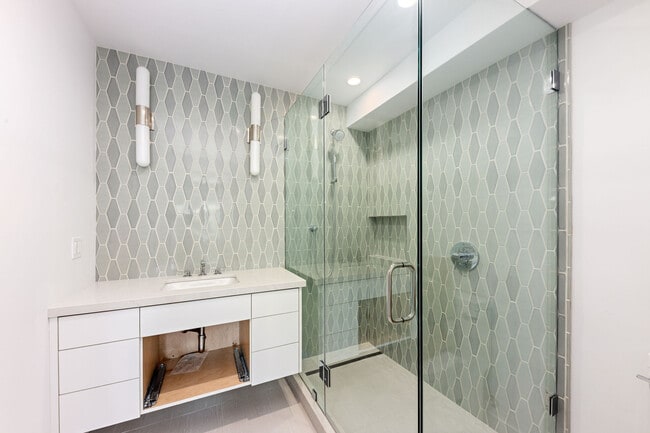 Building Photo - 275 Castro St