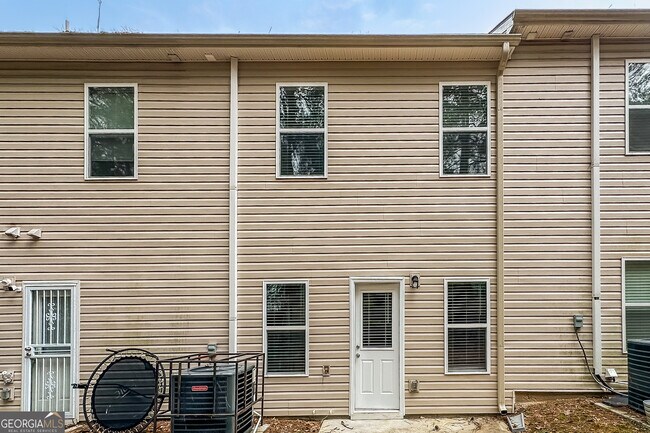 Building Photo - 6109 Oakley Rd