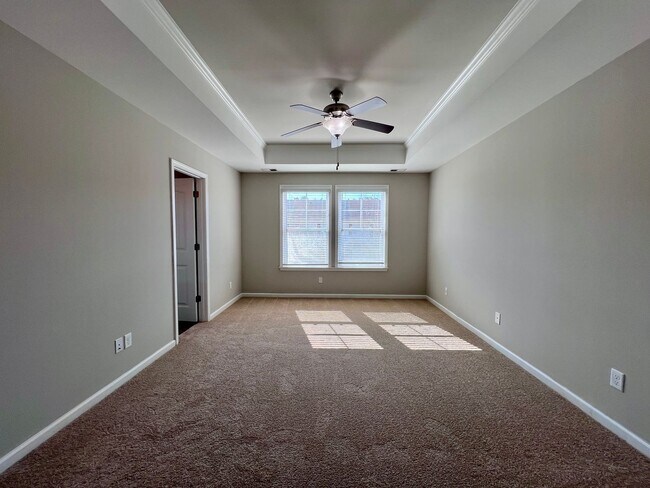 Building Photo - 3 bed/2.5 bath at end unit townhome in Berkeley Walk at Savannah Quarters with garage