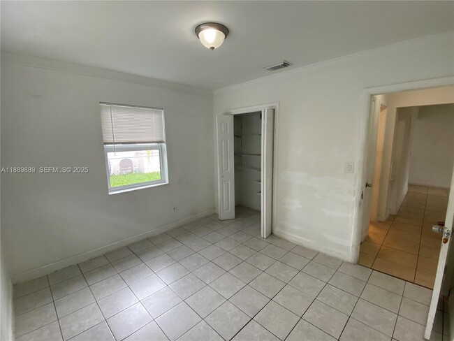 Building Photo - 2215 Adams St