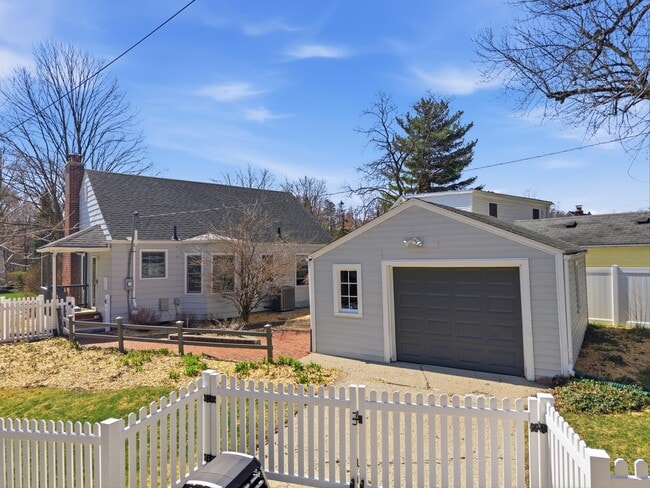 Building Photo - 1102 Arborview Blvd
