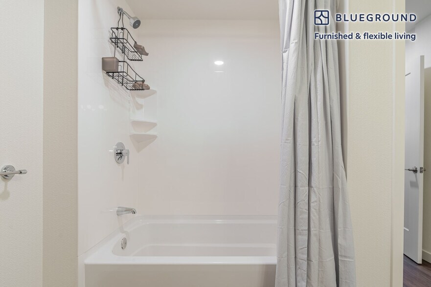 Building Photo - 100 Callan Ave