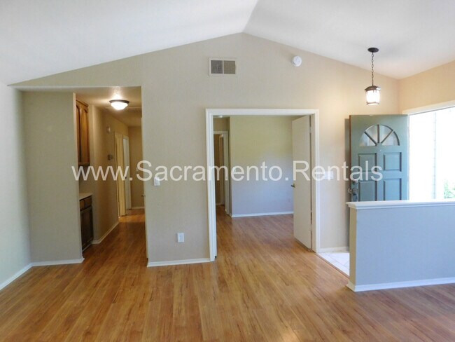Building Photo - 7452 Santa Susana Way