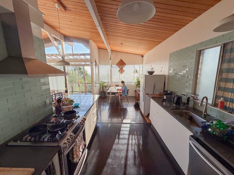 Building Photo - 6925 Snake Rd