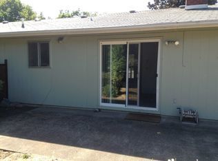 Building Photo - Winter Special-$500-1st Months Rent-Beautiful Three Bedroom Home