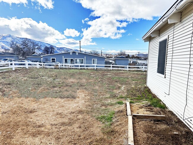 Building Photo - Remodeled 3 bedroom in Stead