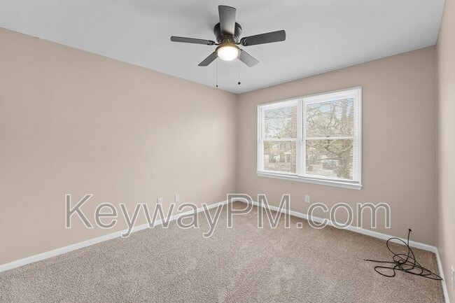 Building Photo - 2320 Greengate Dr