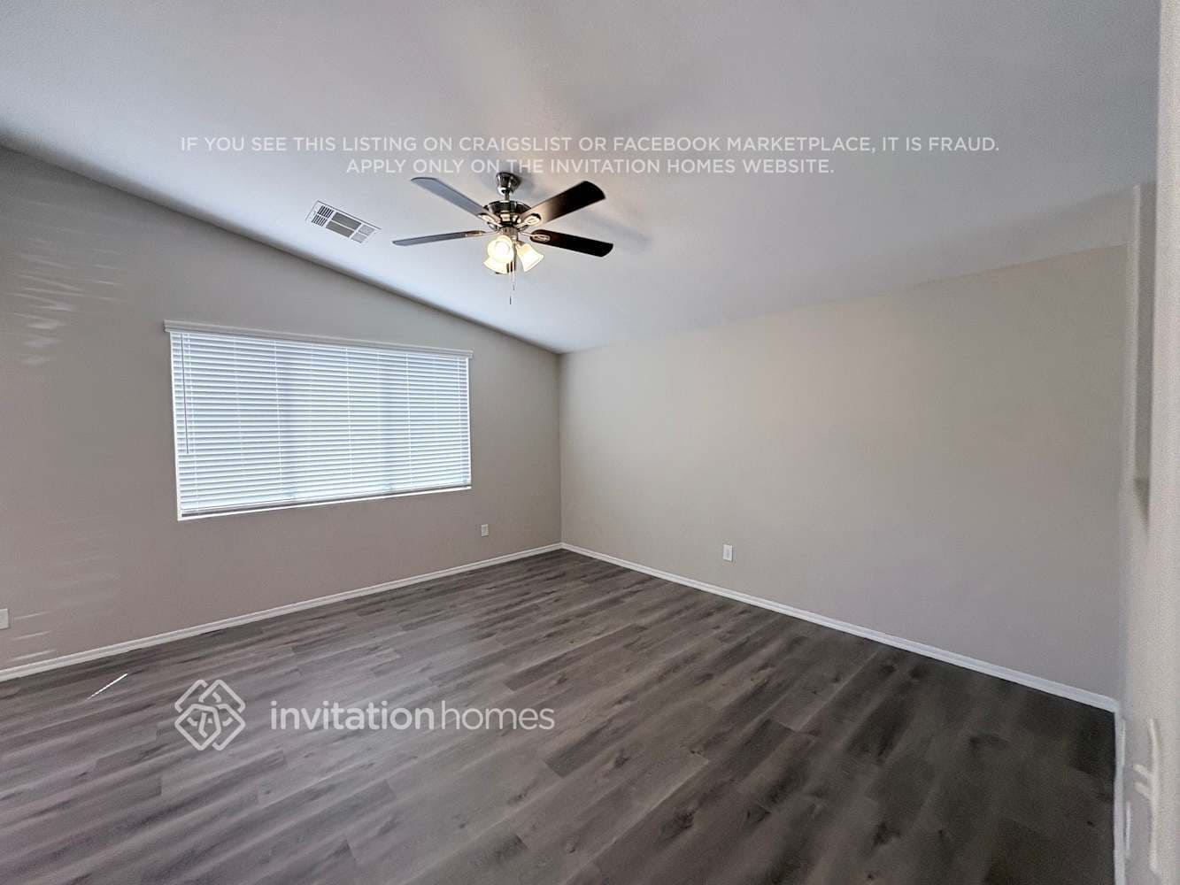 Building Photo - 1551 E Betsy Ln