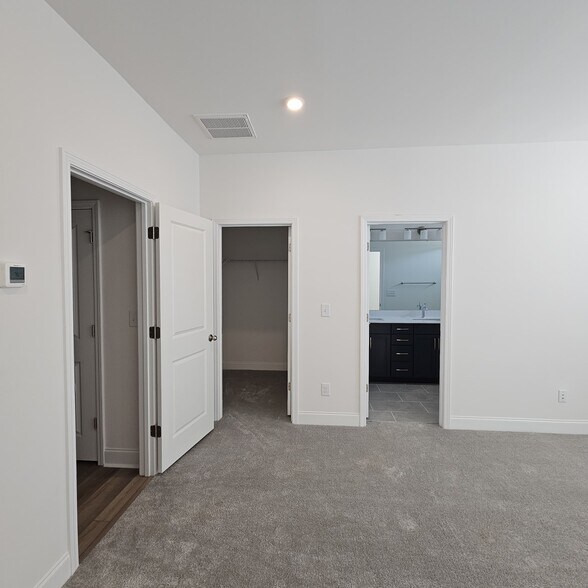 Building Photo - 3212 Drift St