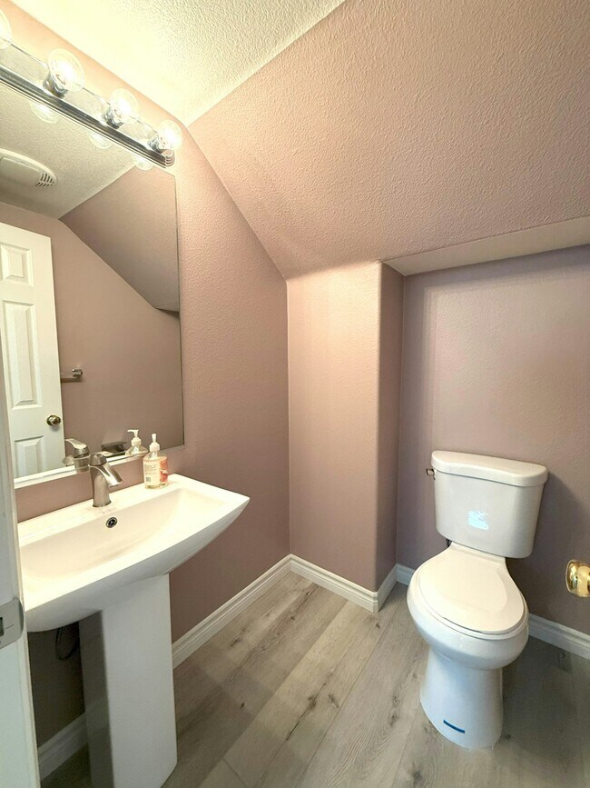 Building Photo - 956 Mira Lago Way