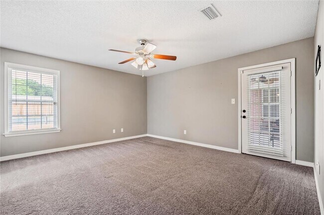 Building Photo - 3709 Seleste Dr