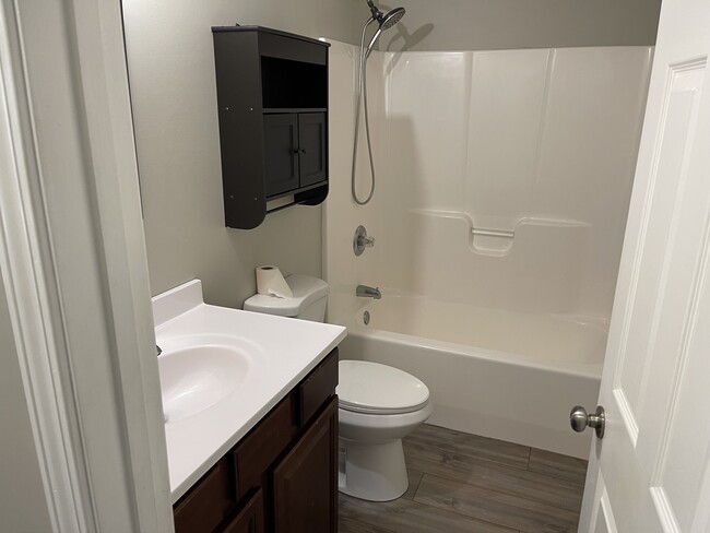 Building Photo - 372 Overlook Dr