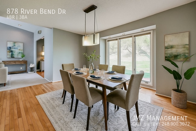 Building Photo - 878 River Bend Dr