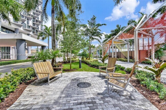 Building Photo - 5300 Paseo Blvd