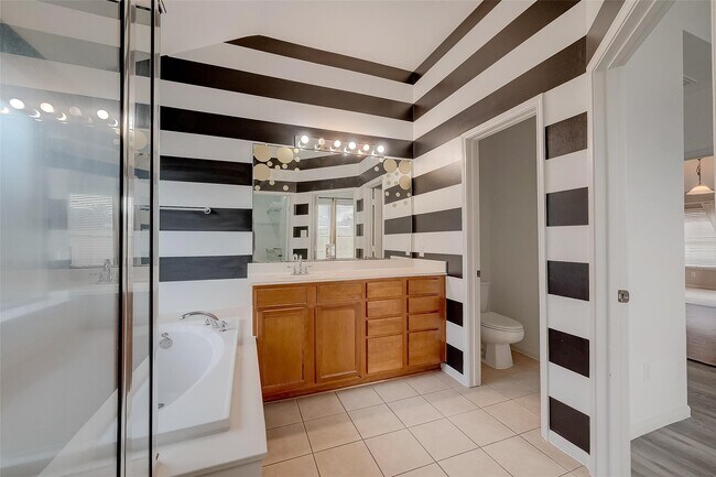 Building Photo - 1807 Hidden Breeze Dr