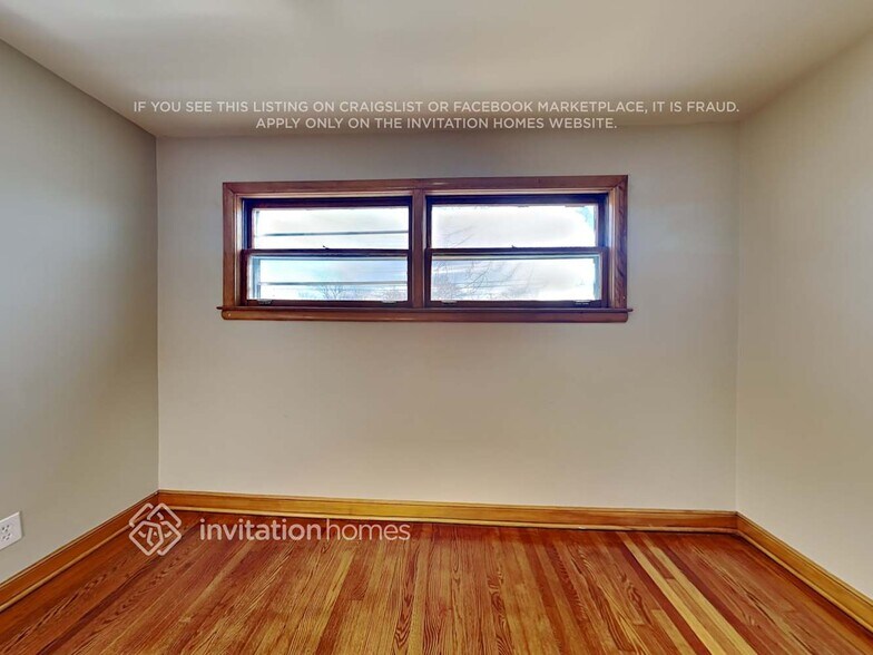 Building Photo - 2645 W 94th St