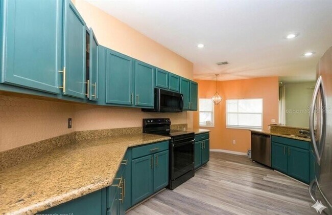 Building Photo - 2711 Patrician Cir