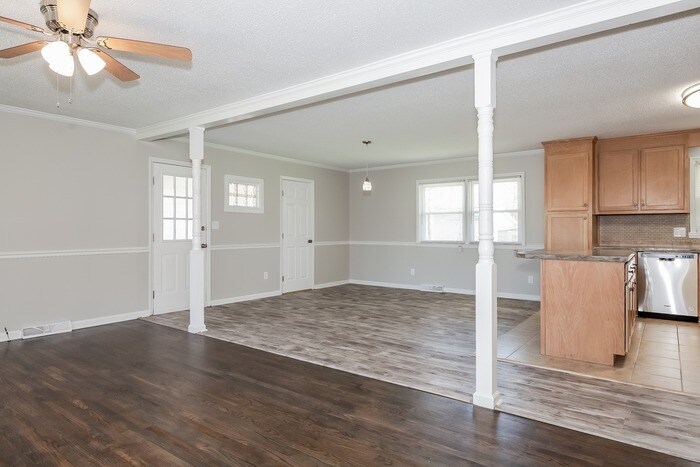 Building Photo - 2518 Fairgreen Dr