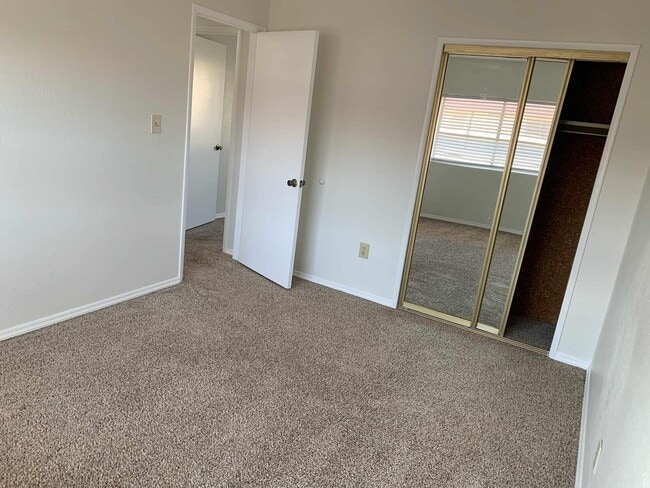 Building Photo - 40225 Harris Ln