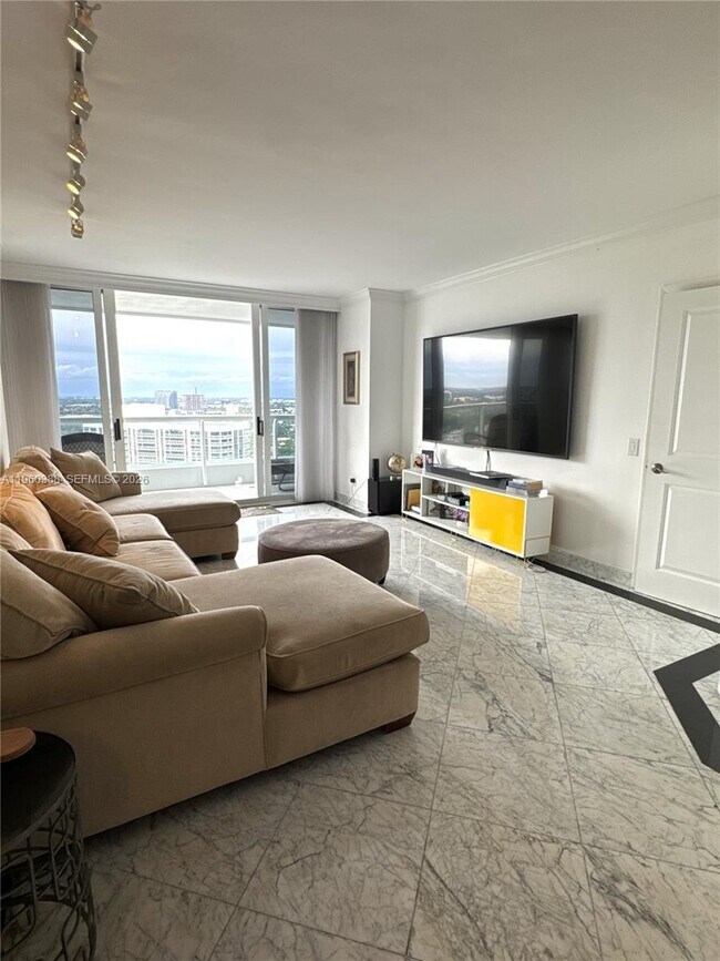 Building Photo - 21055 Yacht Club Dr