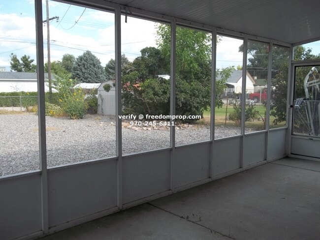 Building Photo - Larger House Near CMU - College Students Welcome - Watch Video Tour