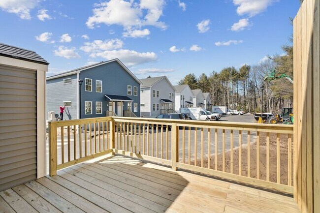 Building Photo - 16 Cardinal Ln