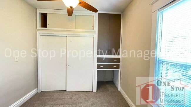 Building Photo - Adorable 3 Bedroom, 1 Bathroom in Independ...