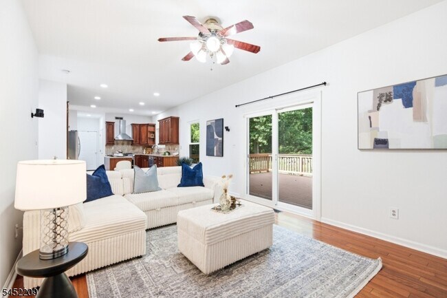 Building Photo - 9 Stirrup Way