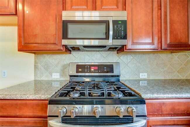 Building Photo - 16718 Mackenzie Mesa Dr