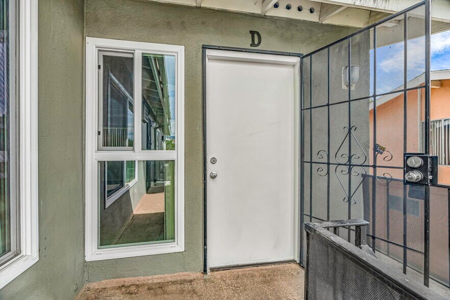 Building Photo - 10023 Sepulveda Blvd