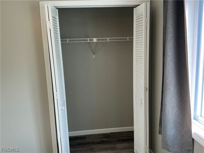 Building Photo - 2885 Palm Beach Blvd