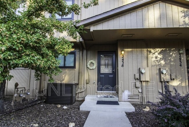 Building Photo - 2438 N Earle Dr