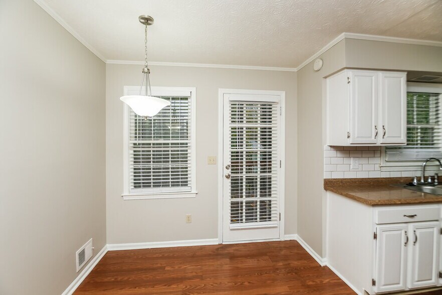 Building Photo - 154 County Cork Dr