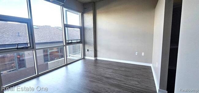 Building Photo - 100 W Fifth St