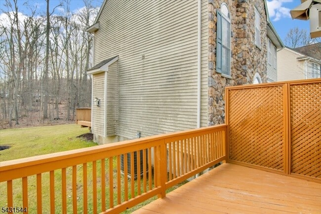 Building Photo - 145 Arrowgate Dr