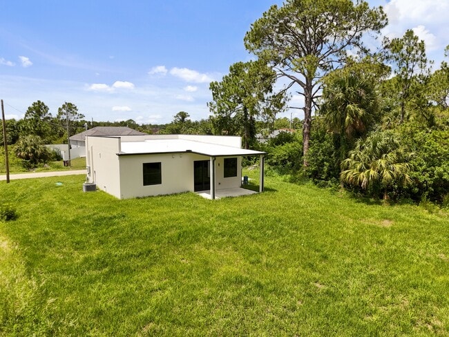 Building Photo - 3216 53rd St W