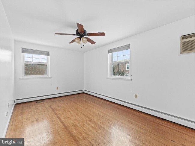 Building Photo - 912 Bergen St