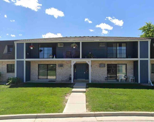 Building Photo - 3195 W Mangold Ave