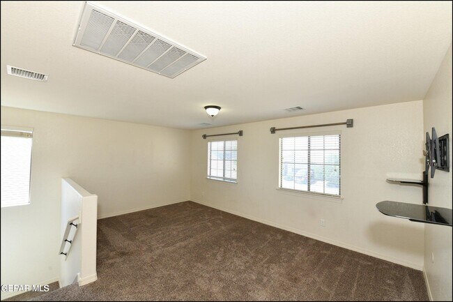 Building Photo - 14309 S Cave Ave