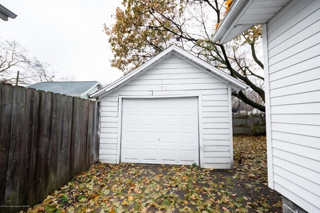 Building Photo - 820 Comfort St