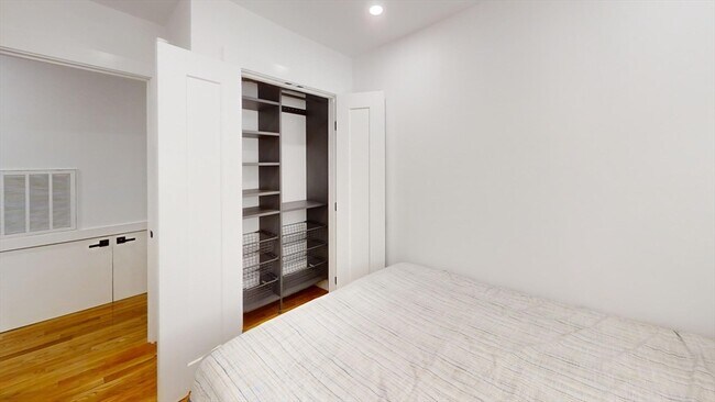 Building Photo - 36 Shepard St