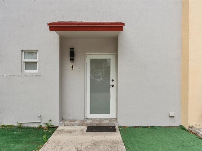 Building Photo - 1790 W 58th St