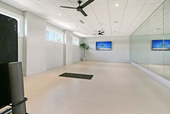 Building Photo - 110 Crimson St