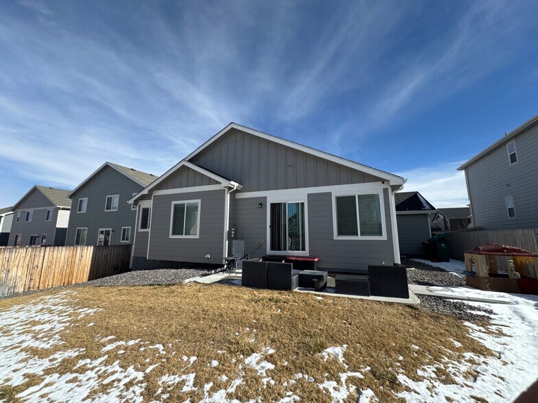 Building Photo - 6063 Meadowbank Ln