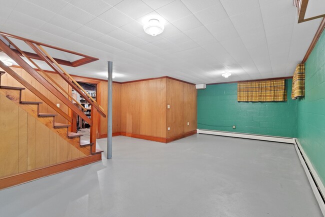 Building Photo - Brick 2-Bedroom Home Close to Farmville an...