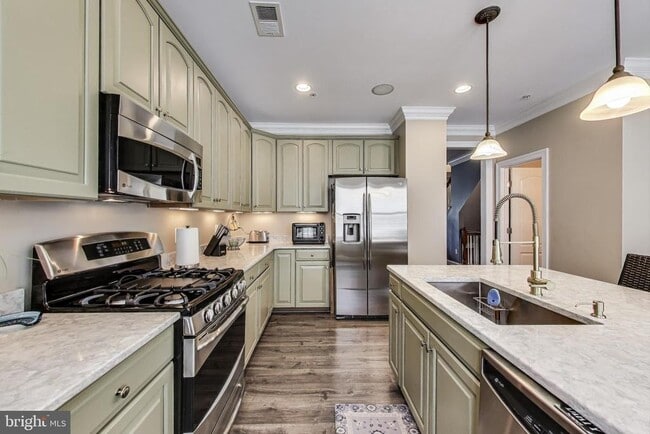 Building Photo - 508 Rampart Way