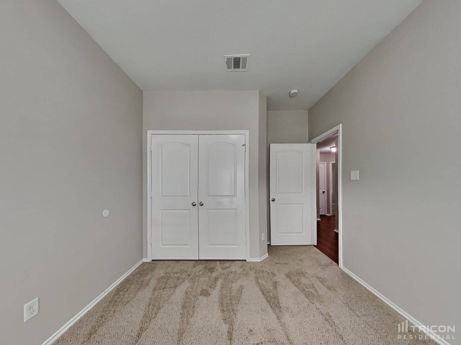 Building Photo - 952 Oak Lynn Dr