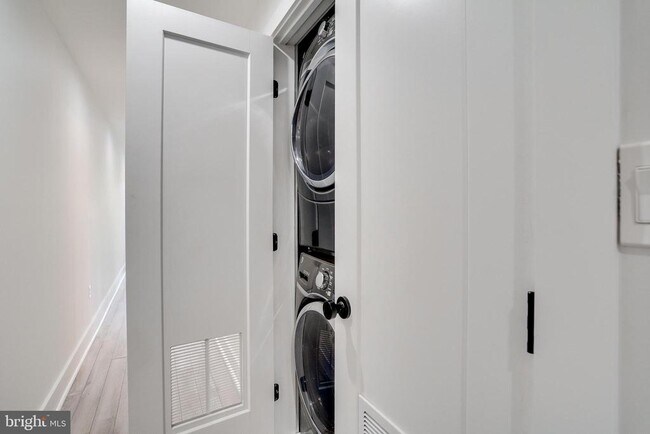 Building Photo - 22 Bryant St NW