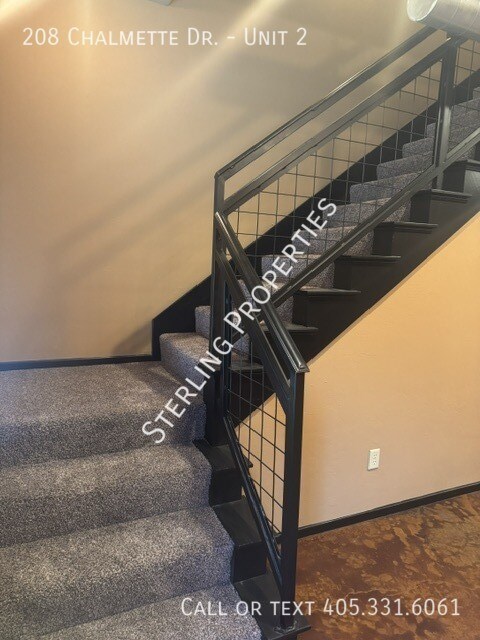 Building Photo - 208 Chalmette Dr