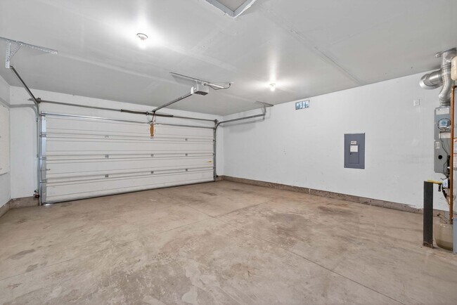 Building Photo - Beautiful Single-Level Home with Private Backyard